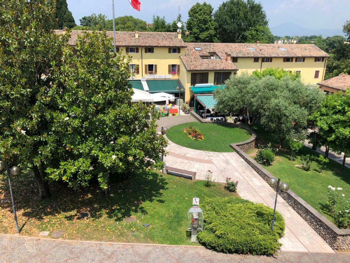 Irides Rooms A Un Passo Dai Parchi Divertimento Lazise Exteriér fotografie
